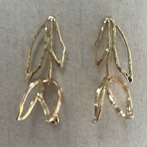 Natasha Upside Tulip Gold Earrings